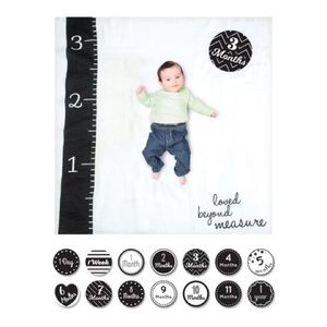 Lulujo first year Muslin blanket milestones gender neutral Loved beyond measure